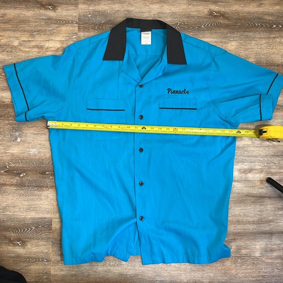 Men’s Blue and Black Hilton Bowling Retro Button up Short Sleeve Bowling Shirt - Picture 6 of 7